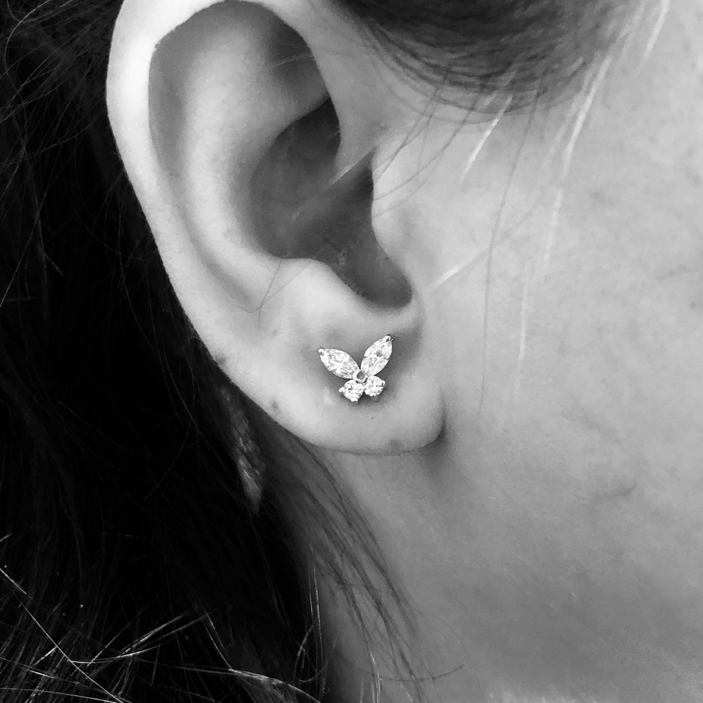 Mariposa Silver Moissanite Ear Studs - El Aréte