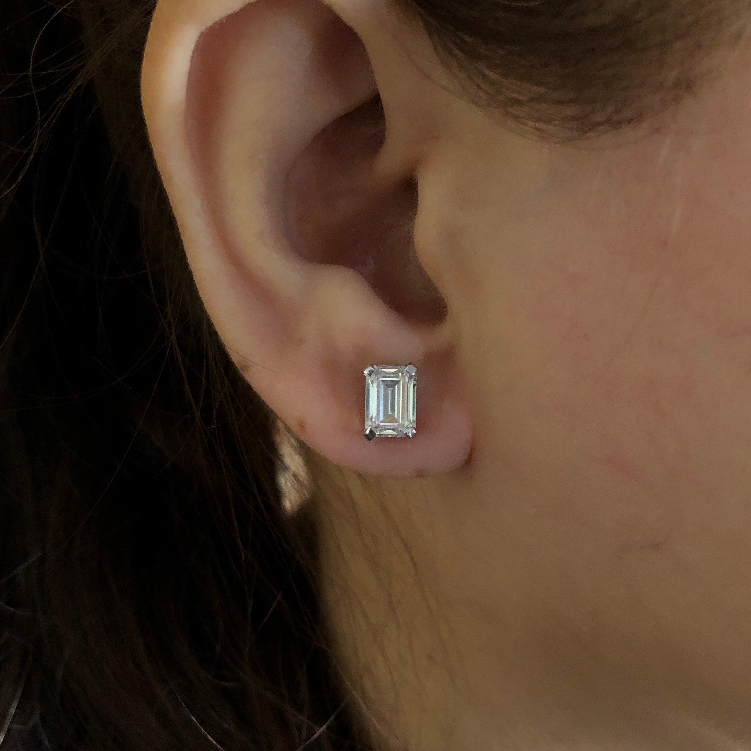 Emerald Cut Silver Moissanite Ear Studs - El Aréte